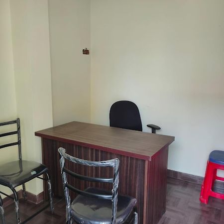 Sri Vari Residency Hostel Велор Екстериор снимка