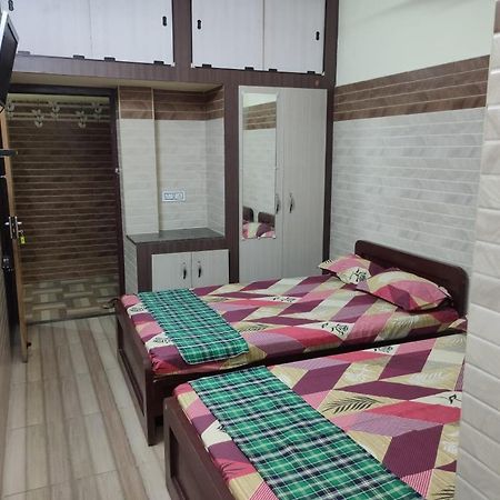 Sri Vari Residency Hostel Велор Екстериор снимка