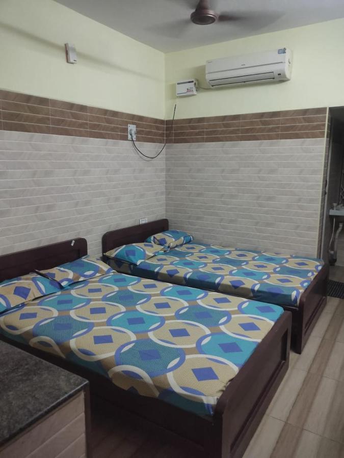 Sri Vari Residency Hostel Велор Екстериор снимка