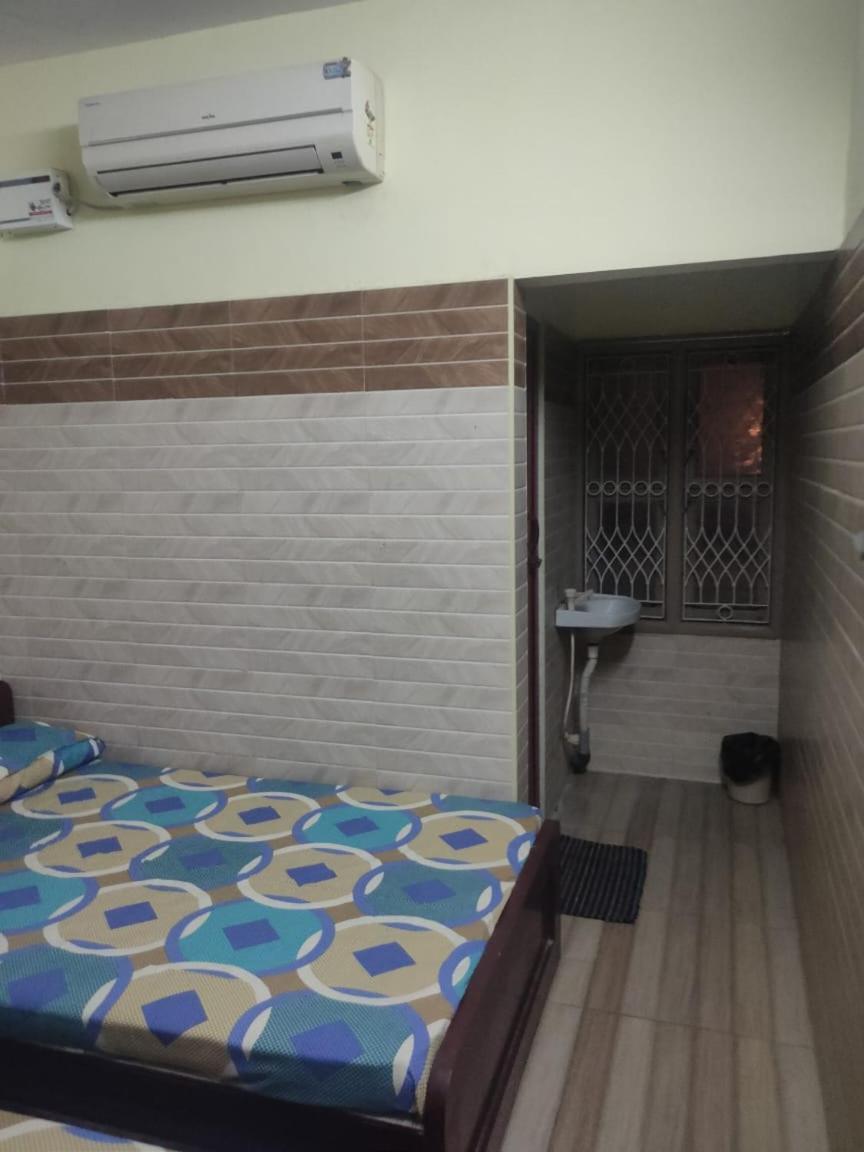 Sri Vari Residency Hostel Велор Екстериор снимка